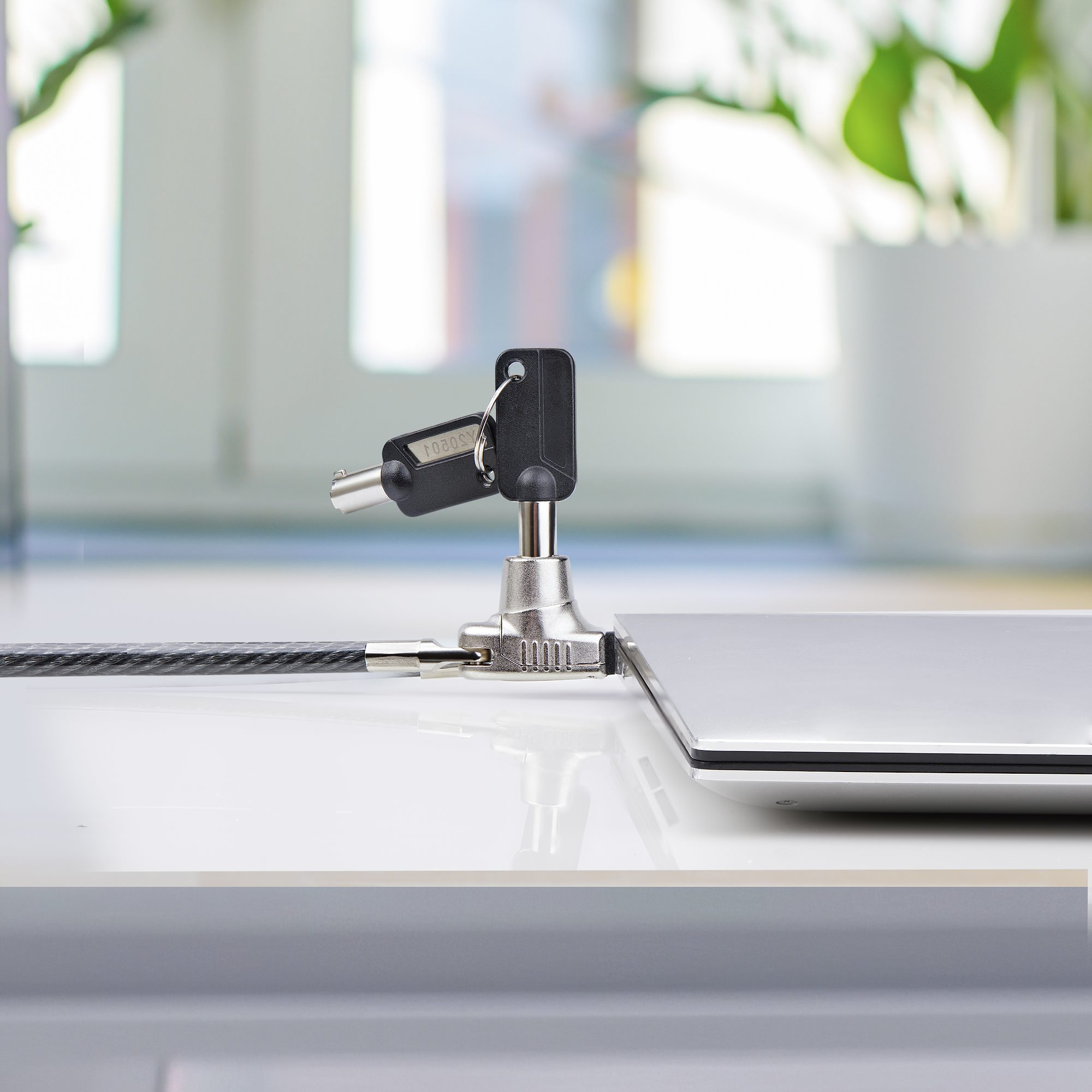 StarTech.com Dun Noble Wedge® Compatibel Laptop Kabelslot, 1,5m Laptop Beveiligingskabel, Anti-Diefstal Slot voor Laptop/Notebook, Snijbestendige Kabel, Sleutelslot - Afbeelding 8