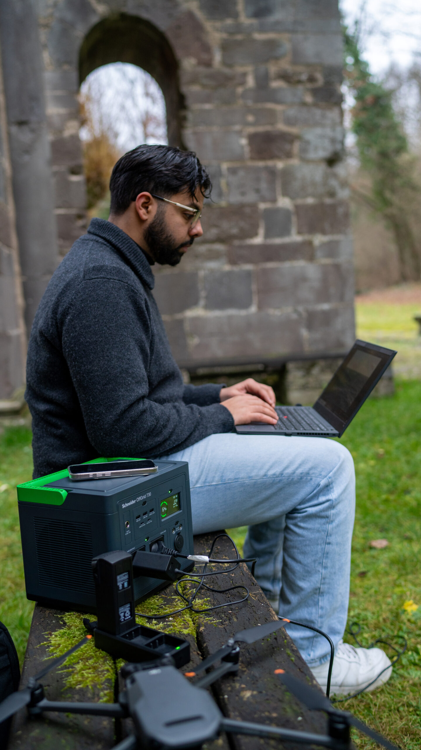 APC SE OffGrid Portable Power Station 500 - Li-Ion accu, LCD, 2x stopcontact, 3x USB-A, 2x USB-C, 3x 12V, draadloze lader - Afbeelding 13