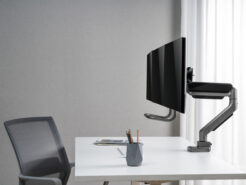 Equip 17“-27” Premium gasgeveerde triple Monitorarm - Afbeelding 11