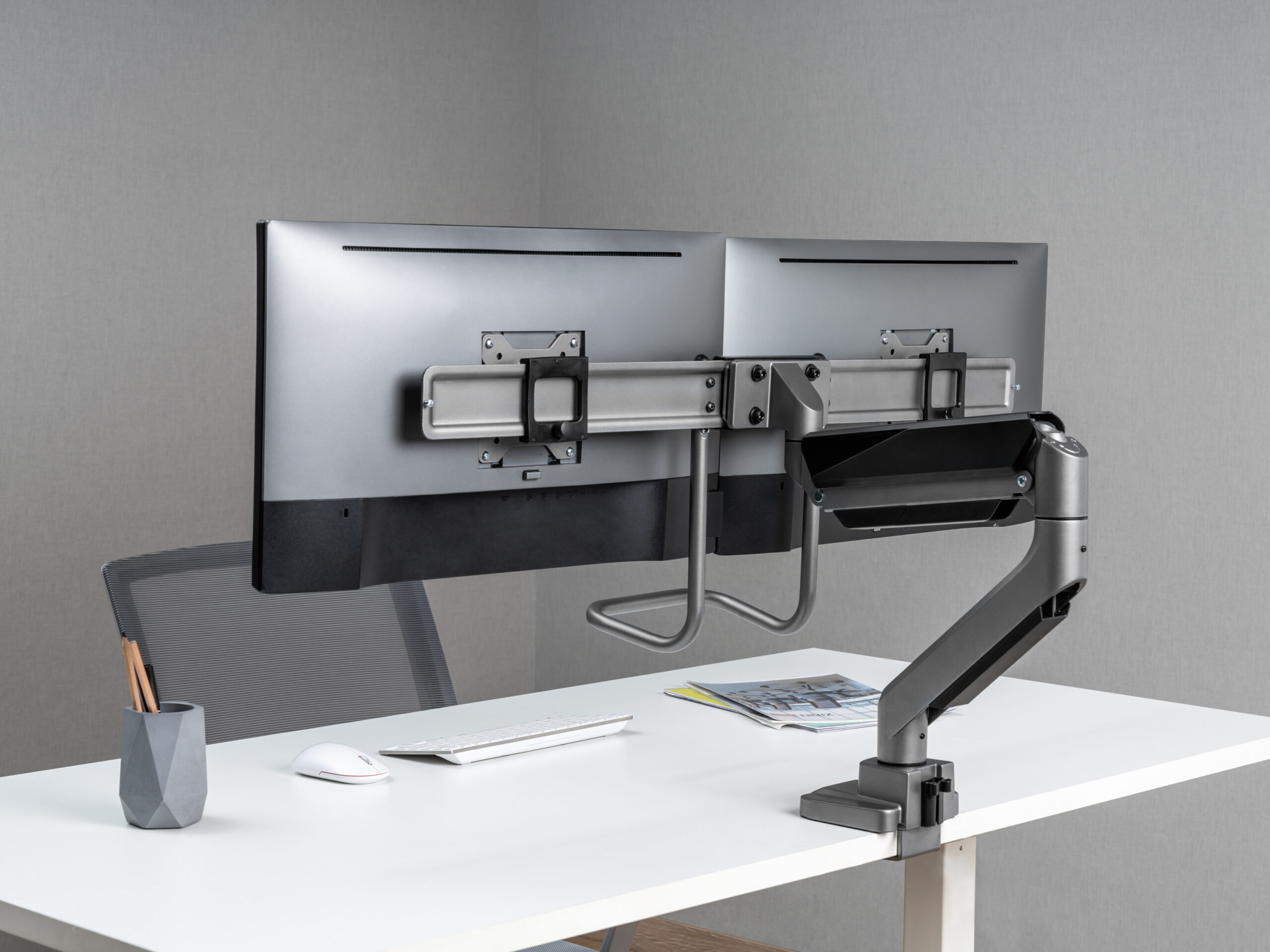 Equip 17“-32” Premium gasgeveerde dubbele Monitorarm - Afbeelding 10