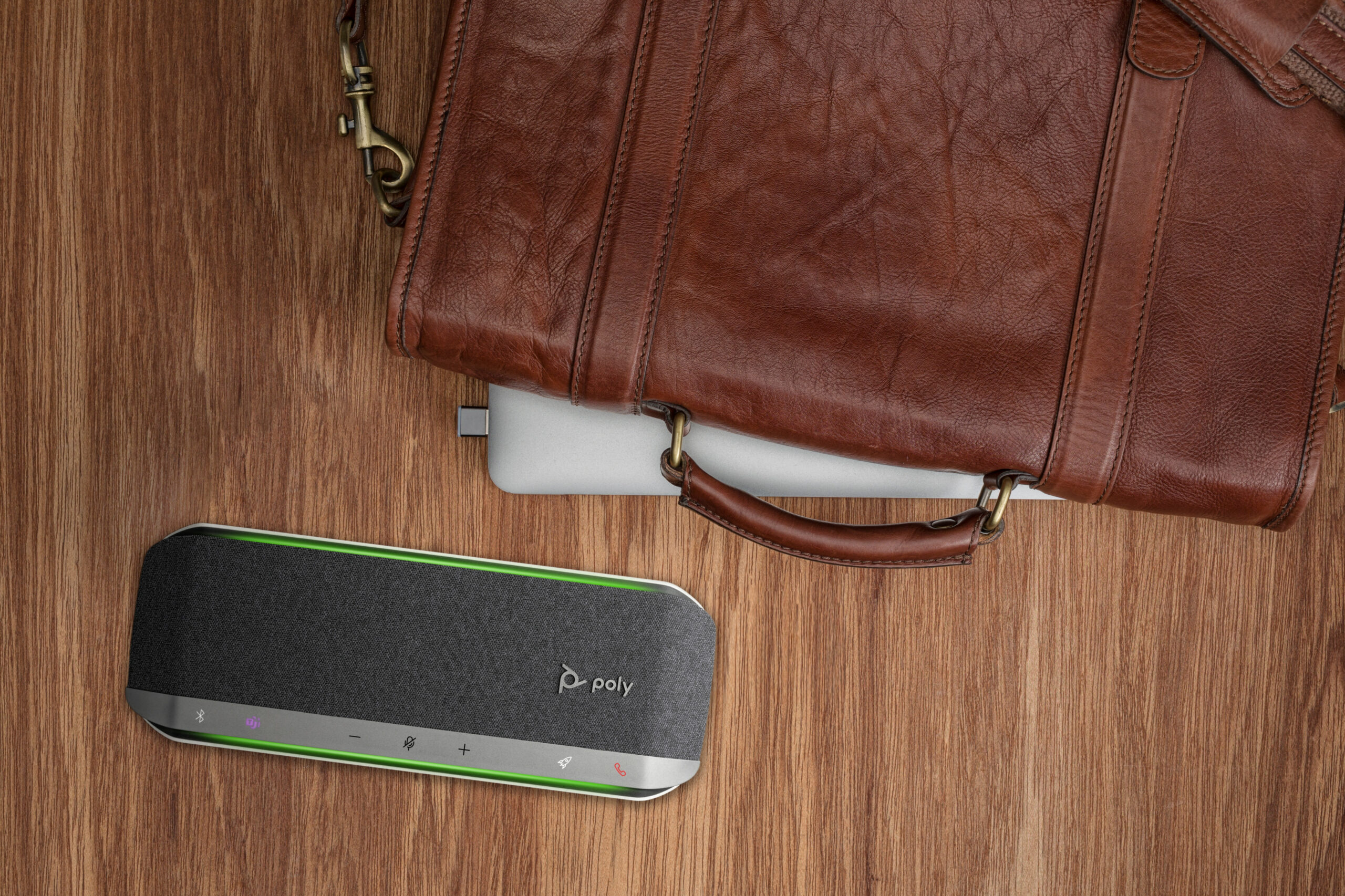 Poly Sync 40+ voor Microsoft Teams gecertificeerde USB-A USB-C speakerphone +BT700 USB-A adapter - Afbeelding 3