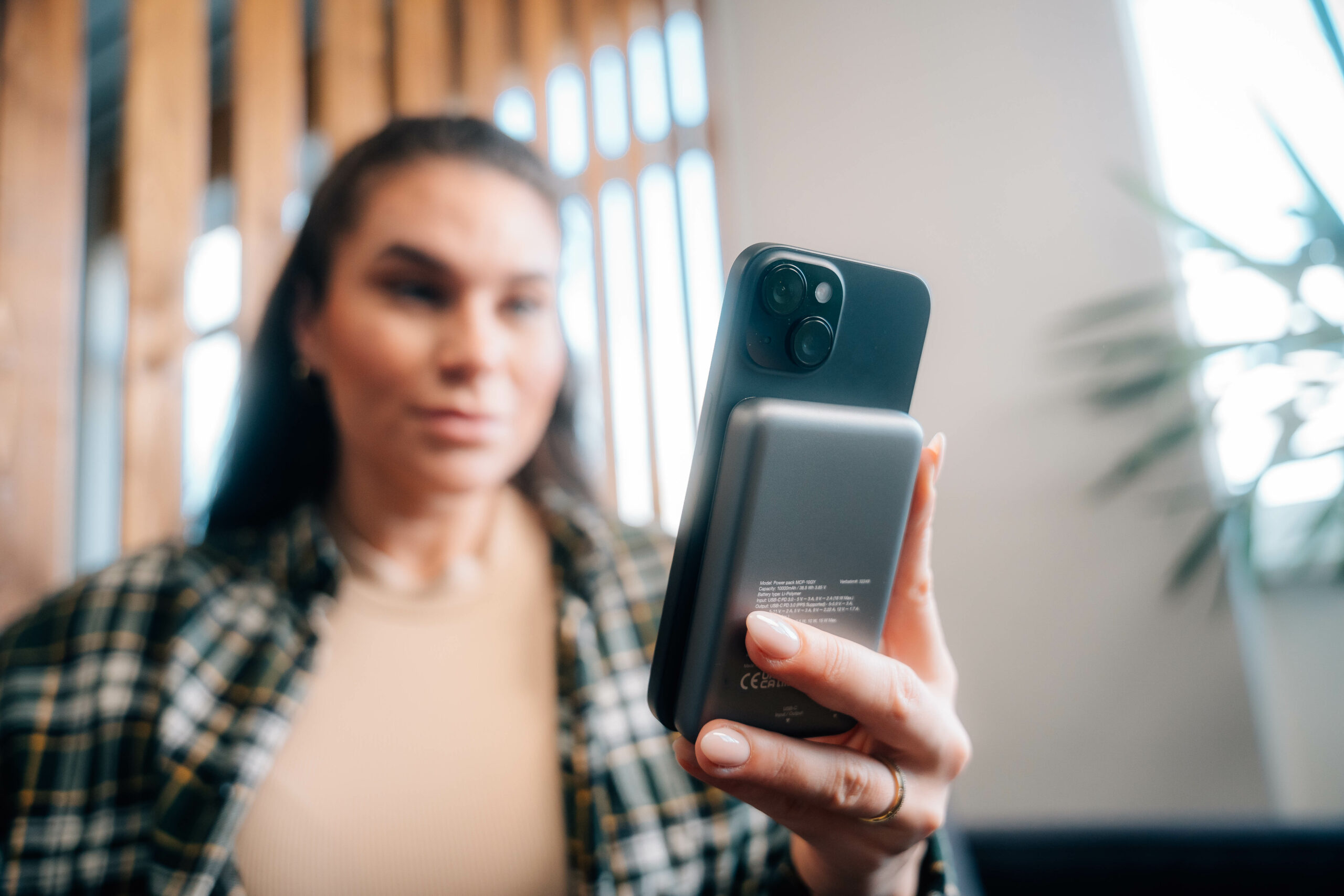 Verbatim Charge 'n' Go Magnetische Draadloze Power Bank 10000mAh Grijs - Afbeelding 8