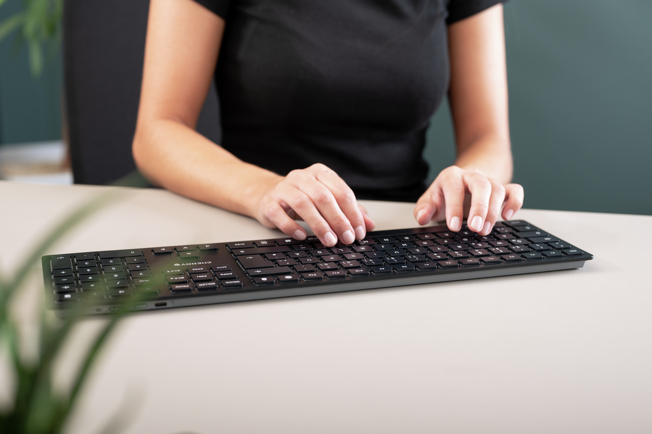 CHERRY KW 9100 SLIM toetsenbord Universeel RF-draadloos + Bluetooth Zwart - Afbeelding 8