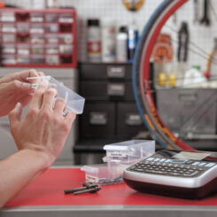DYMO LabelManager desktoplabelmaker | 360D herlaadbare handheld labelmaker | QWERTZ-toetsenbord | Gebruiksvriendelijke, Smart-One-Touch-toetsen en groot scherm | voor organisatie thuis en op kantoor - Afbeelding 6