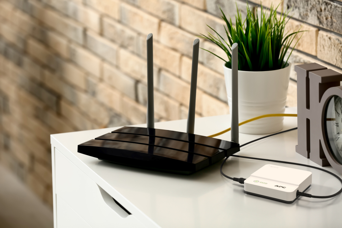 APC mini UPS CP12036LI - Noodstroomvoeding 12Vdc, 36W, Li-ion, bechermt Wifi, Routers, IP cameras, etc - Afbeelding 3