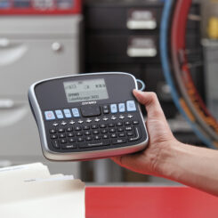 DYMO LabelManager desktoplabelmaker | 360D herlaadbare handheld labelmaker | QWERTZ-toetsenbord | Gebruiksvriendelijke, Smart-One-Touch-toetsen en groot scherm | voor organisatie thuis en op kantoor - Afbeelding 5
