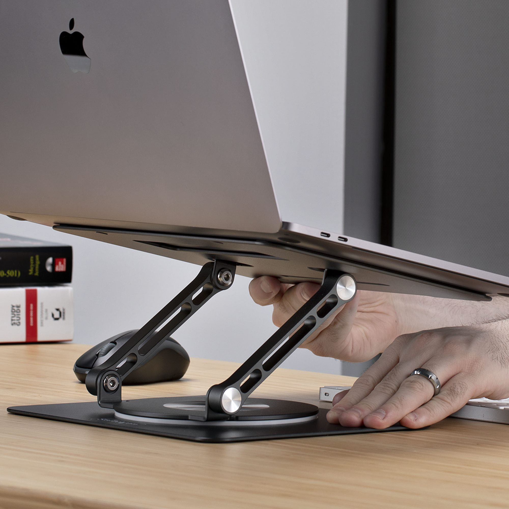 StarTech.com Draaibare Laptopstandaard, 360 Roterende Laptophouder voor Computer, Verhoogd plateau met Verstelbare Kanteling, Max 5kg, Aluminium - Afbeelding 8