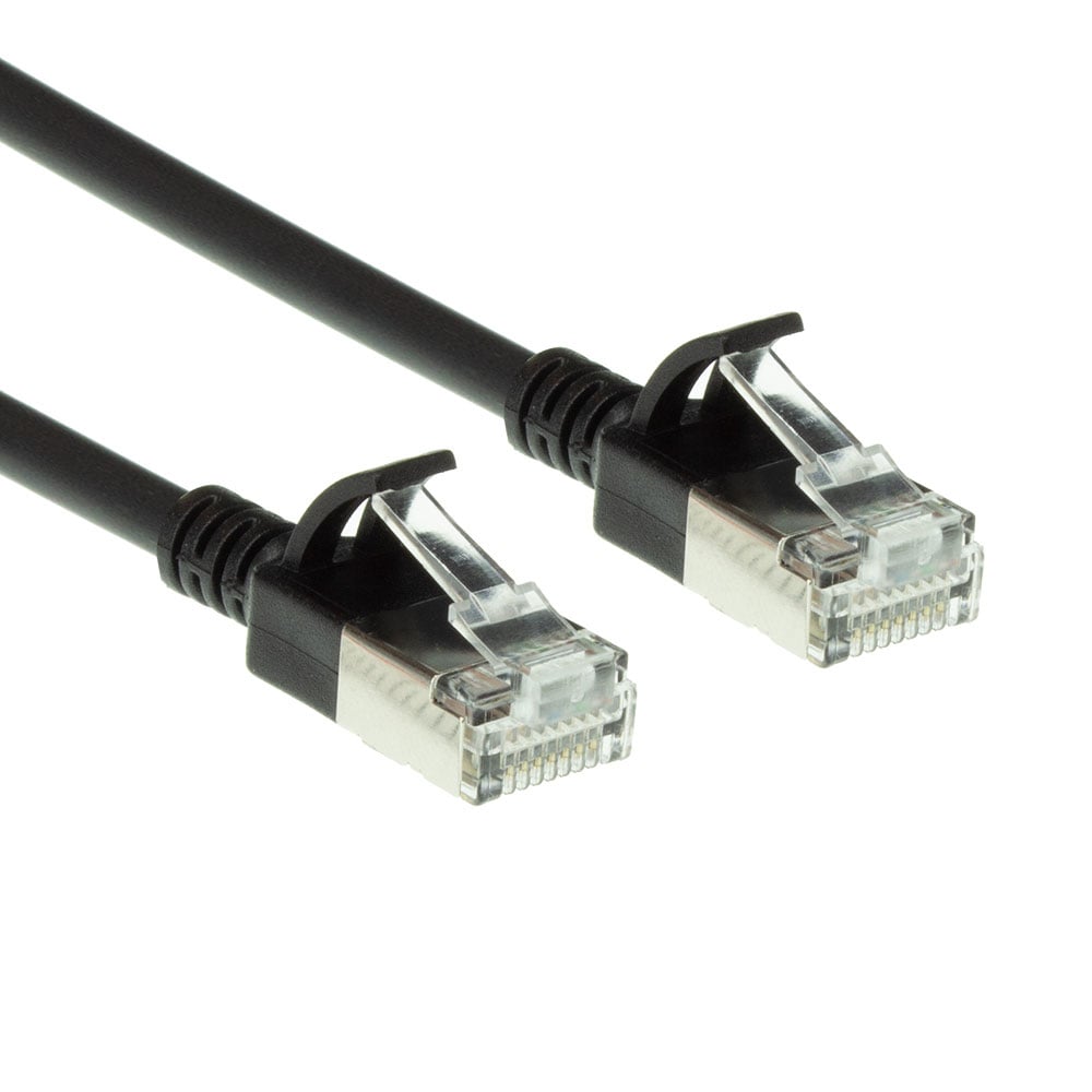 ACT Zwarte 1,5 meter LSZH U/FTP CAT6A datacenter slimline patchkabel snagless met RJ45 connectoren