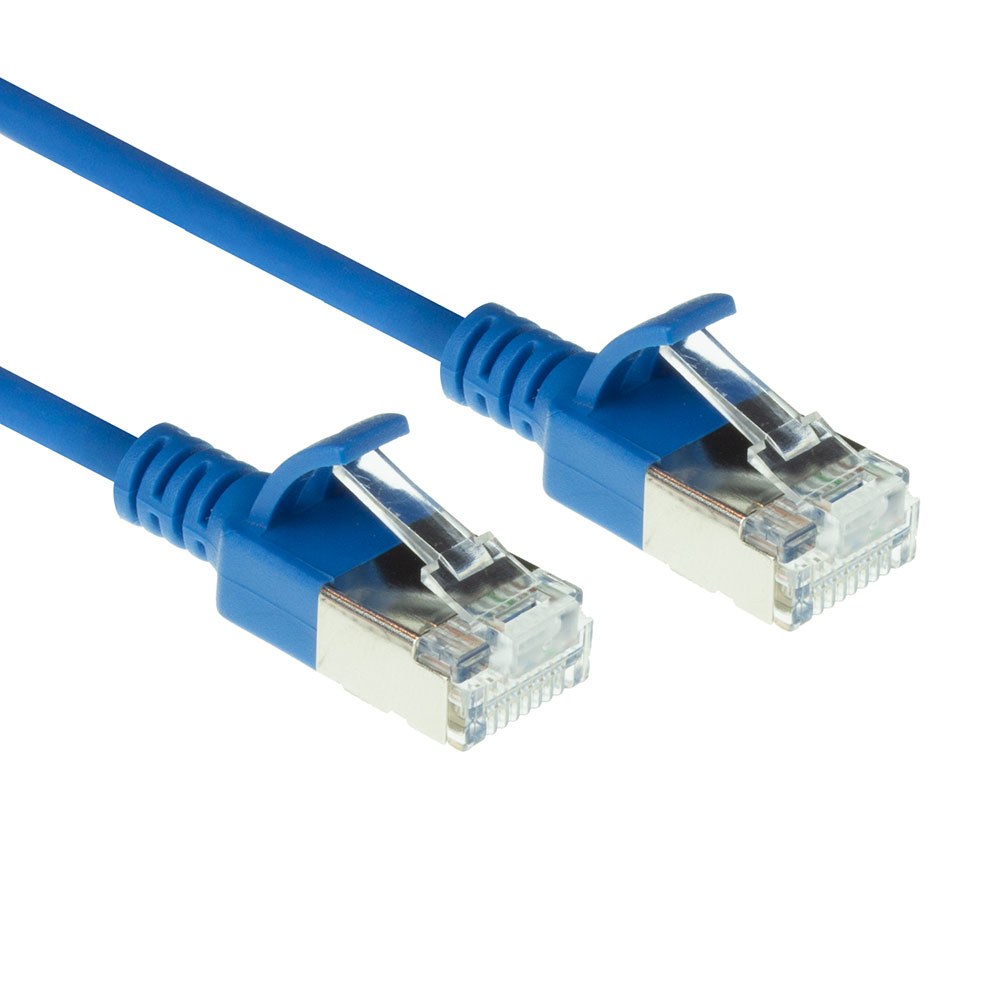 ACT Blauwe 0,25 meter LSZH U/FTP CAT6A datacenter slimline patchkabel snagless met RJ45 connectoren