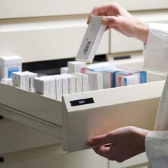 DYMO originele D1 labels | Witte Tekst op Zwart Label | 12 mm x 7 m | zelfklevende etiketten voor de LabelManager labelprinter - Afbeelding 5