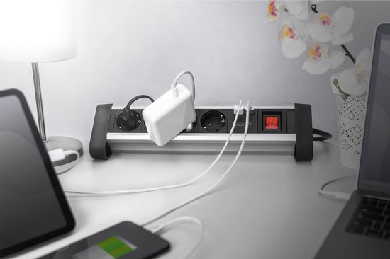 DIGITUS stekkerdoos 4 wegs 2x USB schakelaar Alu 1.5m