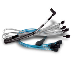 Broadcom Kabel 1x8 SFF-8654 to 2x4 SFF-8643 Mini-SAS HD 1m