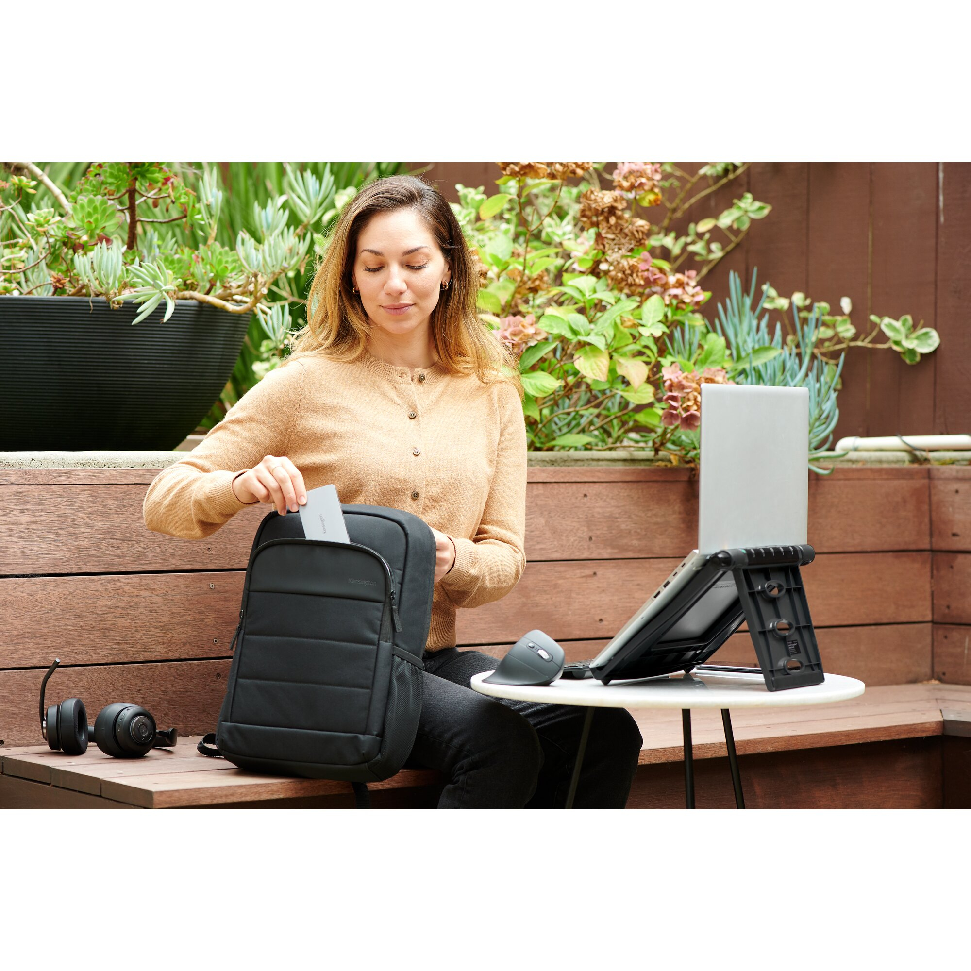 Kensington SmartFit Easy Riser-laptopstandaard met koelfunctie - Zwart - Afbeelding 16