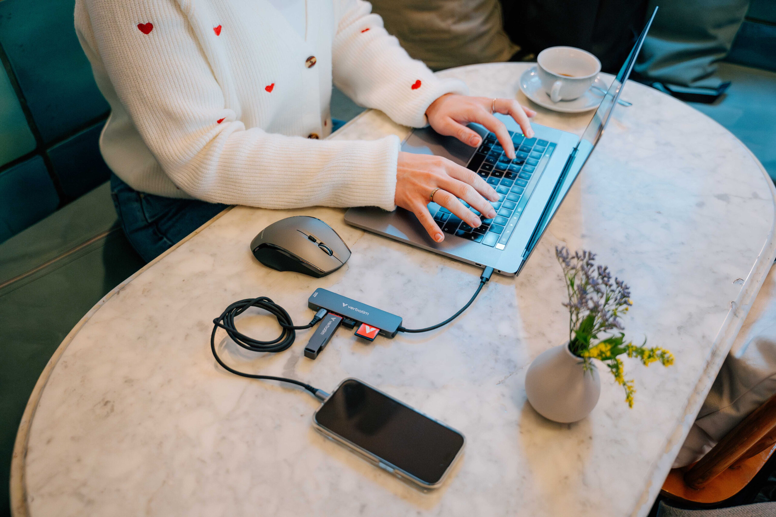 Verbatim USB-C essentiële multipoort hub 6 poorten: HDMI, USB-C PD, USB-A 3.2 Gen 1, USB-A, SD & microSD - Afbeelding 5