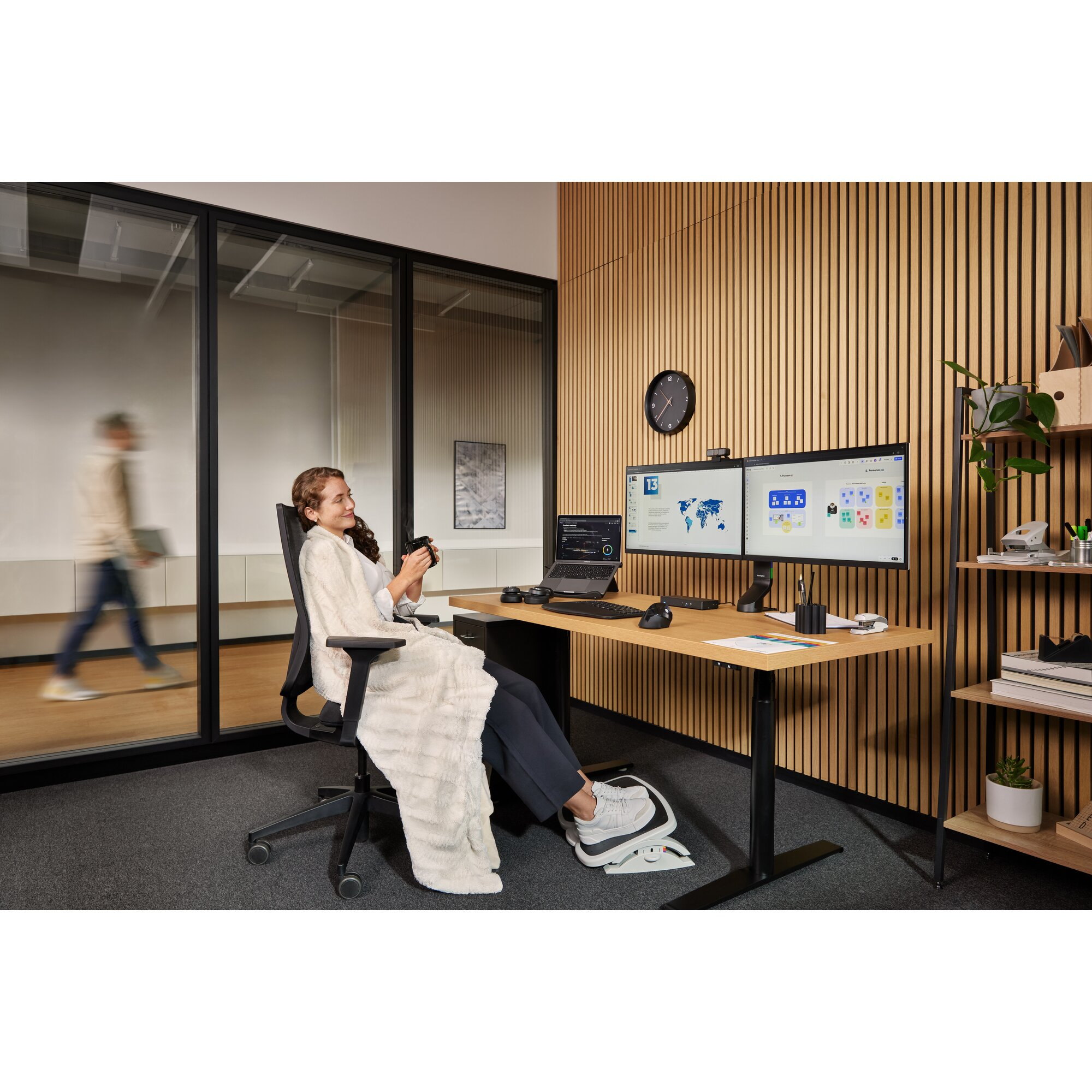 Kensington SmartFit Easy Riser-laptopstandaard met koelfunctie - Zwart - Afbeelding 24