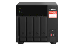 QNAP TS-473A NAS Tower Ryzen Embedded V1500B 8 GB DDR4 0 TB QNAP Turbo System Zwart