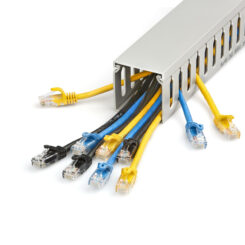 StarTech.com Kabelgoot met Open Sleuven en Deksel, 50mm B x 50mm H 2m L 8mm Sleuven PVC Draadgoot / Muurlijst voor Netwerk Kabels Max 80 Kabels, UL Listed - Afbeelding 5