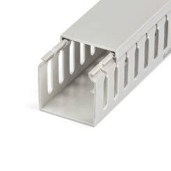 StarTech.com Kabelgoot met Open Sleuven en Deksel, 50mm B x 50mm H 2m L 8mm Sleuven PVC Draadgoot / Muurlijst voor Netwerk Kabels Max 80 Kabels, UL Listed - Afbeelding 4