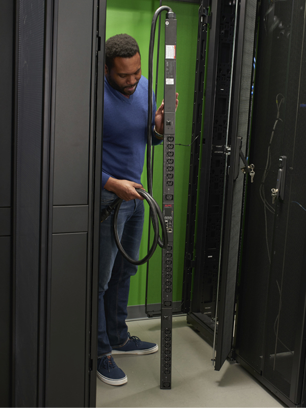 APC Rack PDU APDU9959EU3, Switched, 0U, 16A, 230V, (21x) C13 & (3x) C19, IEC309 + C20 stekker - Afbeelding 4