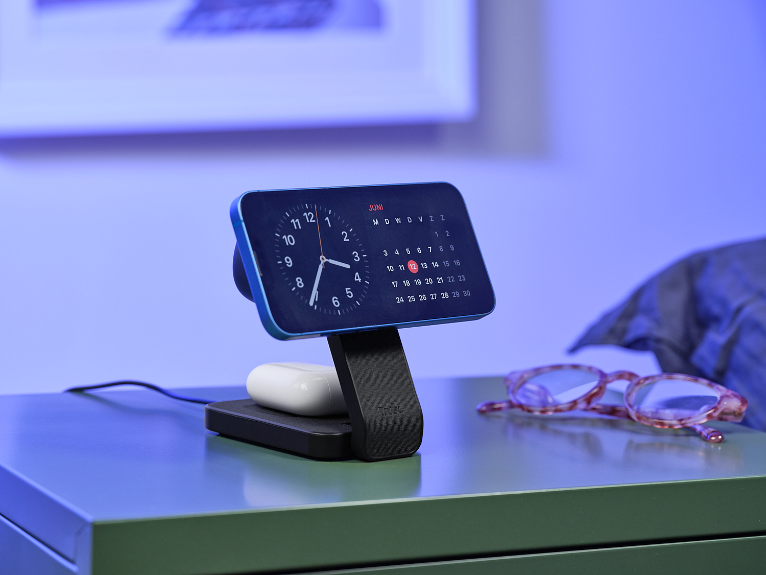 Trust Viro 3-in-1 Draadloze Magnetische Oplaadstandaard – Draadloze oplader standaard – Geschikt voor iPhone Apple Watch en AirPods – Zwart - Afbeelding 15