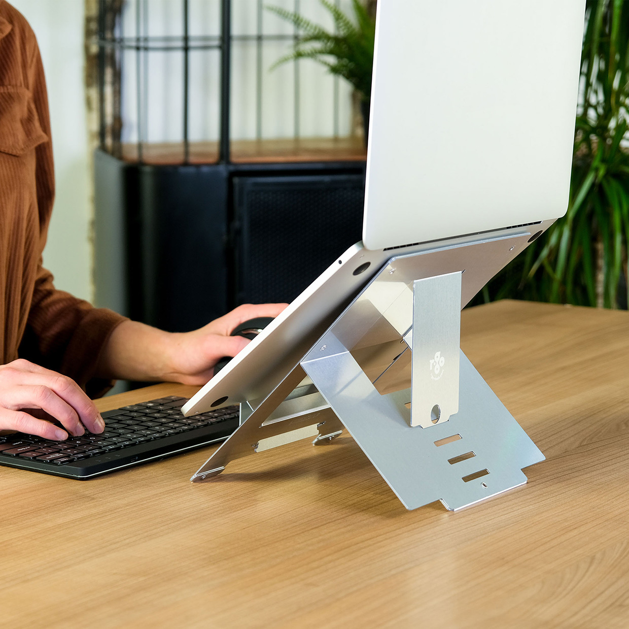R-Go Tools Laptopstandaard R-Go Riser Flexible, verstelbare inklapbare laptopverhoger, ergonomisch, Hylite aluminium, zilver - Afbeelding 6