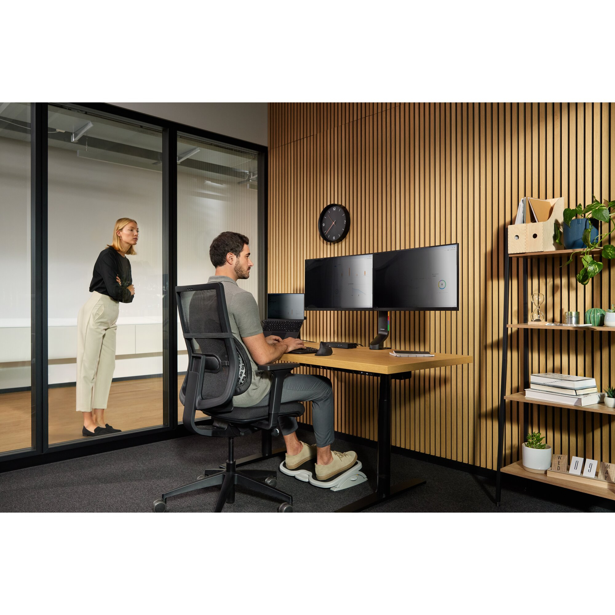 Kensington 2-way Removable Privacy Screen Filter voor 13.3" Laptops 16:10 - Afbeelding 11
