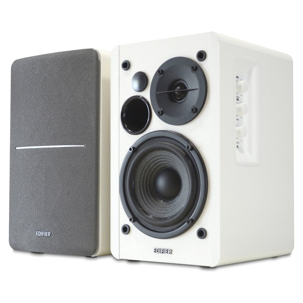 2.0 RMS 42W Multimedia luidspreker 2x Stereo RCA in RMS 2x 21W Laag/Midden: 4i 6 Hoog: 0.5i 4. Magn. Afgesch.
