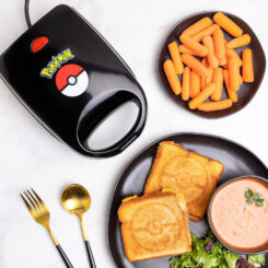 Uncanny - Pokemon Sandwich Maker Pokeball