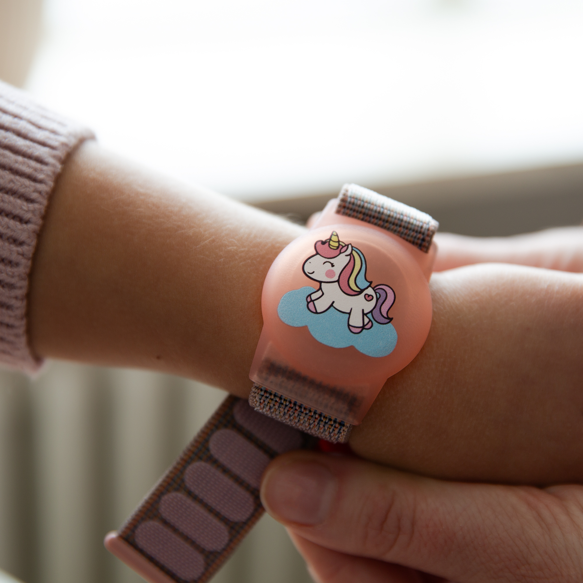 Beeep OneTag Apple Find My & Android Tracker - Kids Wristband Velcro Unicorn - Afbeelding 8