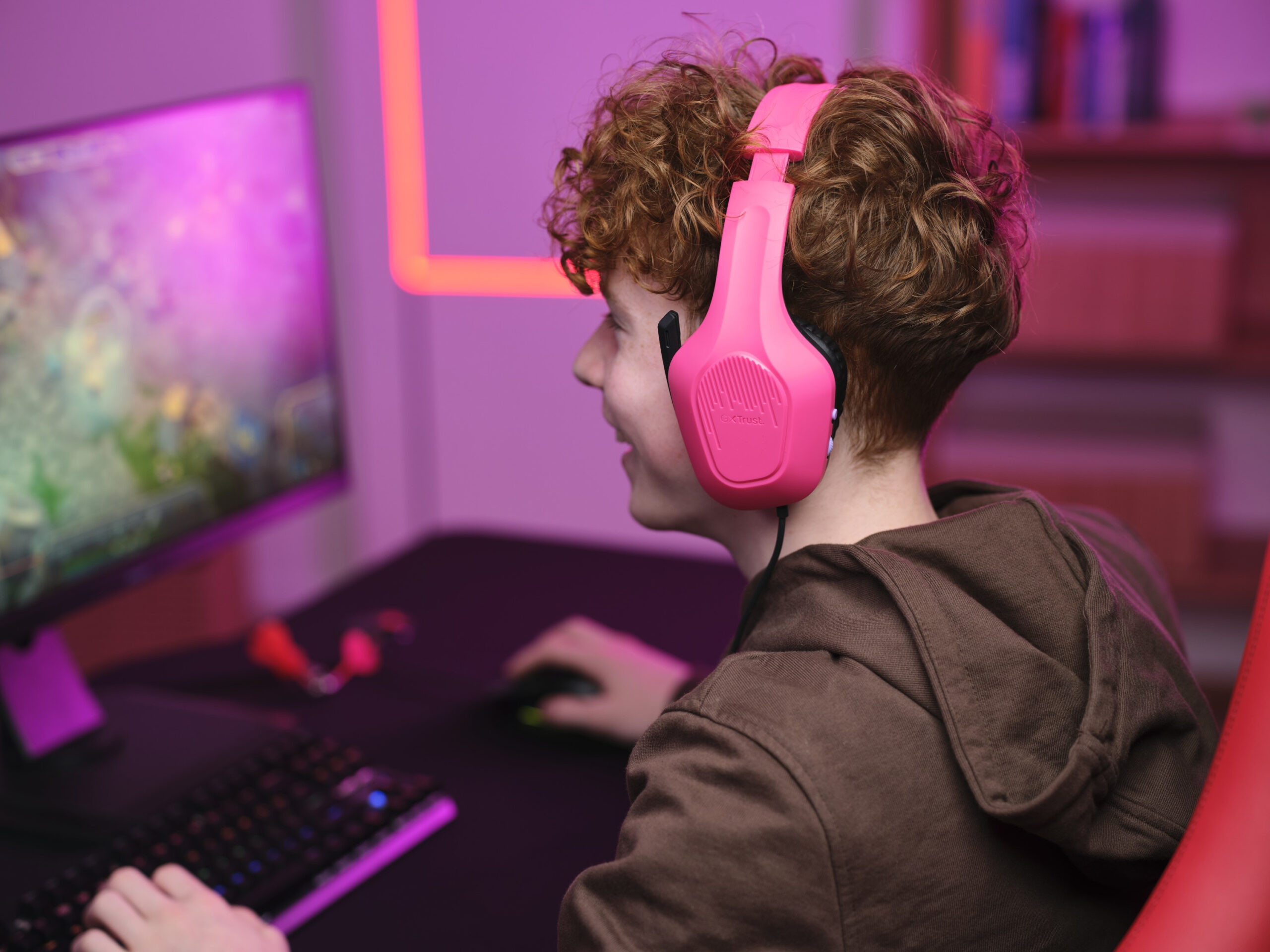 Trust GXT 415P Zirox Gaming Headset - Bedrade gamingheadset – Opklapbare microfoon – 50 mm drivers – Roze - Afbeelding 10
