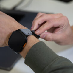 Mobilize Nylon Watch Band - Alpine - Black Connector - for Apple 38/40/41mm - Light Grey - Afbeelding 6