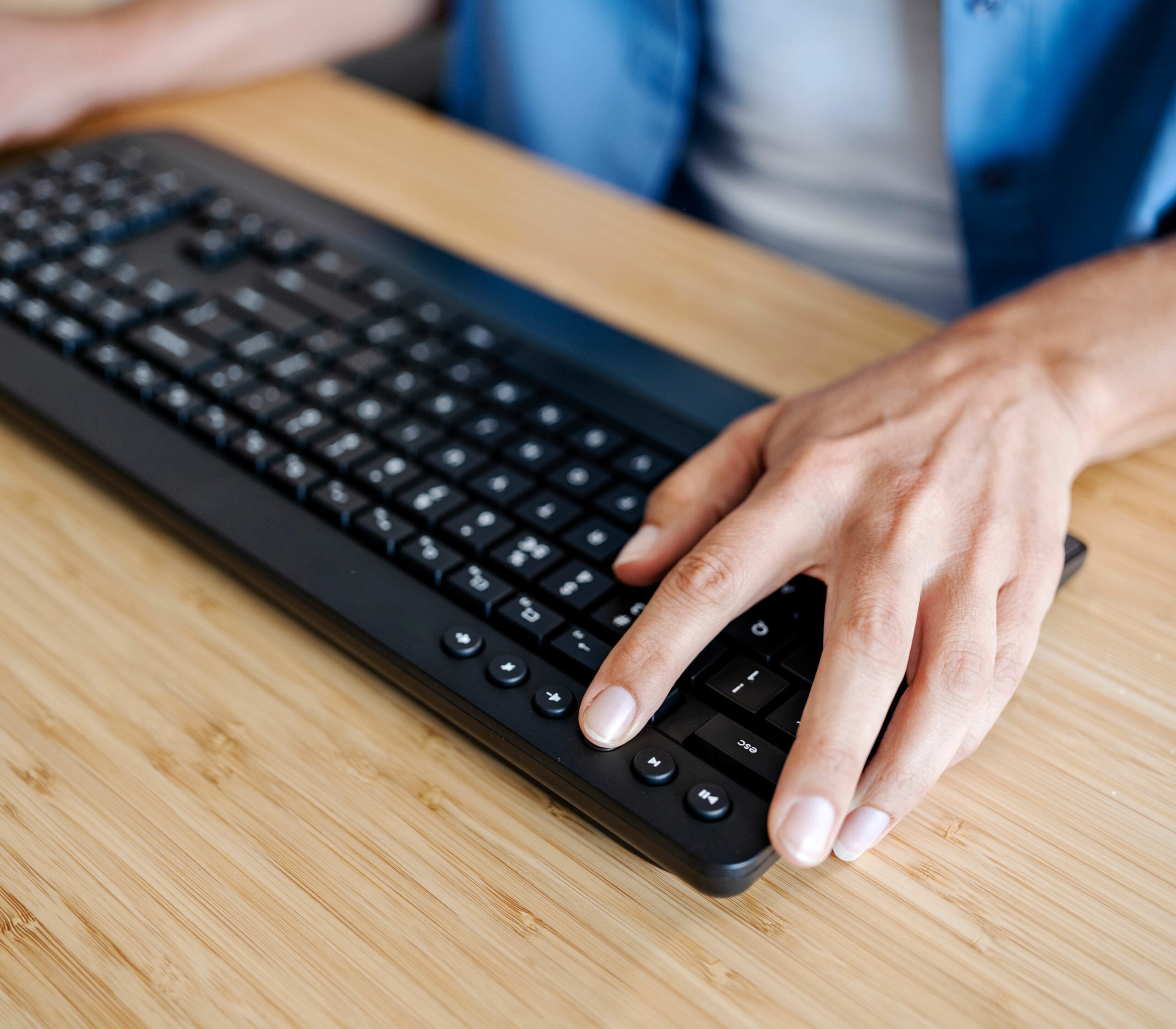 Trust Trezo Toetsenbord en Muis Set - Draadloze desktopset – Belgische AZERTY-indeling – Stille toetsen – Zwart - Afbeelding 11