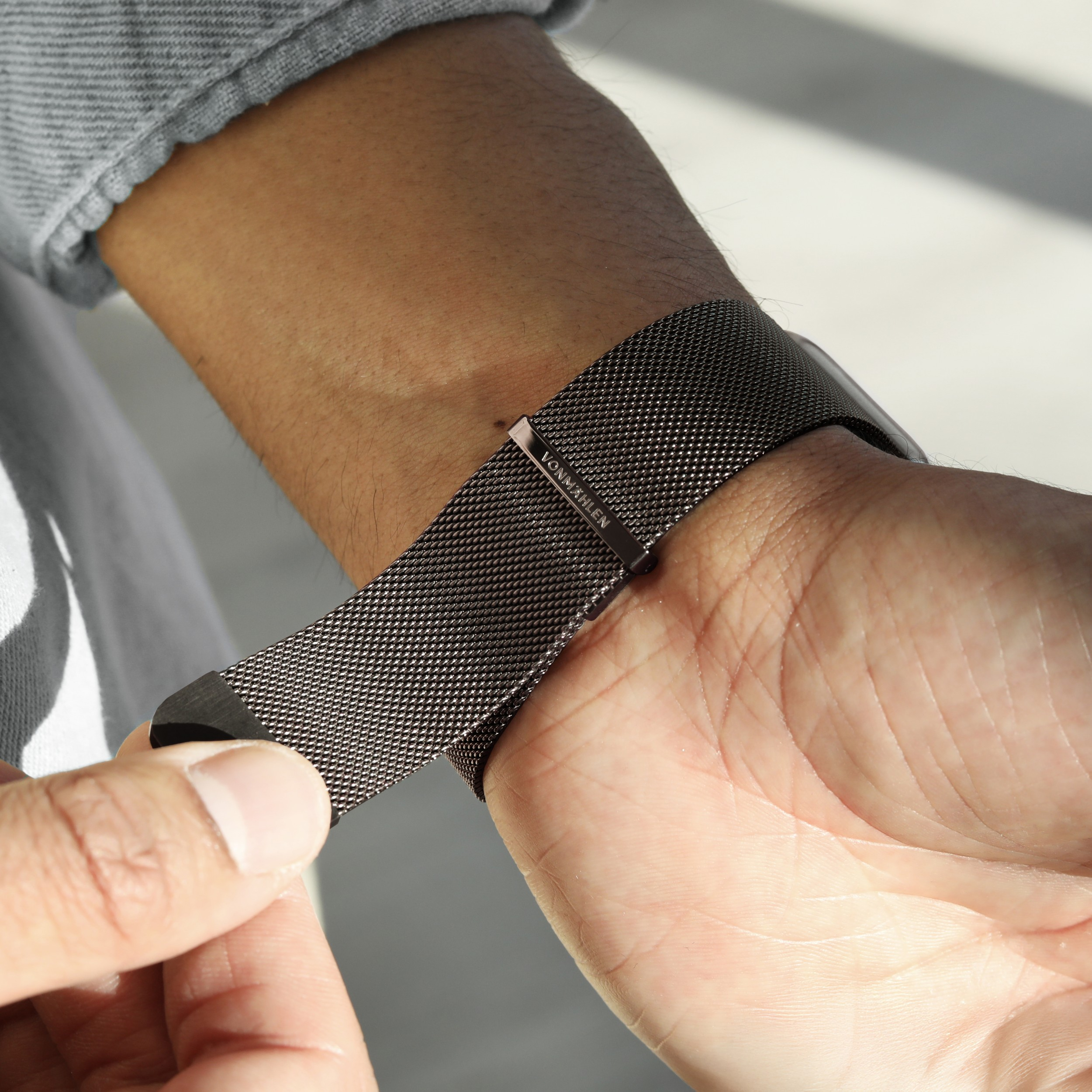 Vonmählen Milanese Loop 2 For Apple Watch 44 - 45 - 46 - 49mm One Size Granite Grey - Afbeelding 4