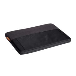 Trust Lisboa - Laptophoes - Sleeve - 16 inch - Gerecycled materiaal - Zwart