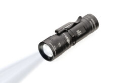 TROIKA ECO BEAM Zwart Zaklamp met magnetische montage LED