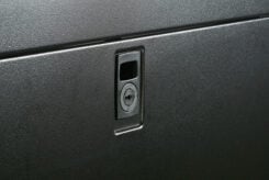 APC NetShelter SX 48U 600mm Wide x 1070mm Deep Enclosure with Sides Black -2000 lbs. Shock Packaging - Afbeelding 8