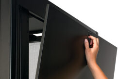 APC NetShelter SX 48U 750mm Wide x 1070mm Deep Enclosure Without Doors Black - Afbeelding 7