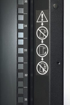 APC NetShelter SX 48U 600mm Wide x 1070mm Deep Enclosure with Sides Black -2000 lbs. Shock Packaging - Afbeelding 9