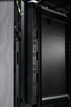APC Rack PDU, Basic, ZeroU, 32A, 400V, (3x) C13 & (6x) C19, IEC 309 32A 3Fase stekker - Afbeelding 10