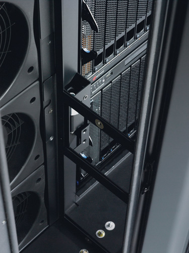 APC NetShelter - Rack-luchtcontainment, montage aan voorzijde, ACRC301S / ACRC301H, 300mm - Afbeelding 3