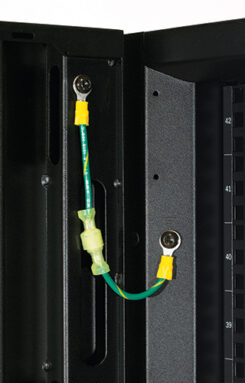 APC NetShelter SX 42U 600mm Wide x 1200mm Deep Enclosure with Sides Black -2000 lbs. Shock Packaging - Afbeelding 14