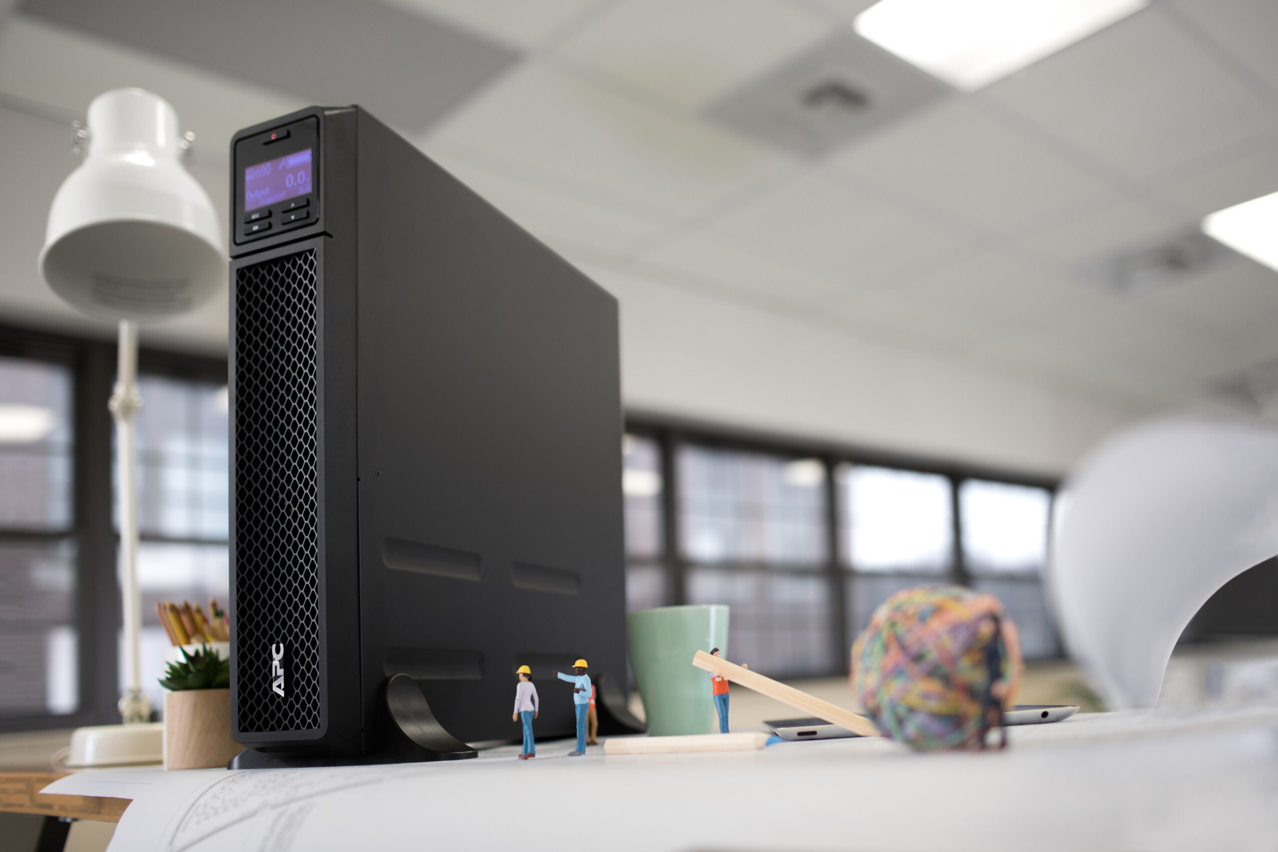 APC Smart-UPS On-Line SRT3000XLW-IEC - 3000VA, 6x C13, 2x C19 uitgang, 208V/230V input - Afbeelding 11