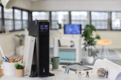 APC Smart-UPS On-Line SRT3000XLI - 3kW/VA, 8x C13 & 2x C19, tower - Afbeelding 7