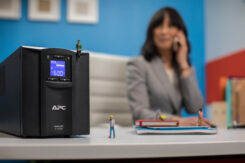 APC Smart-UPS SMC1000IC Noodstroomvoeding - 8x C13, USB, SmartConnect, 1000VA - Afbeelding 10