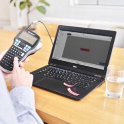 DYMO LabelManager 420P hoogpresterende oplaadbare draagbare labelmakerkit | ABC-toetsenbord met 4 rollen D1-labels en draagkoffer - Afbeelding 9