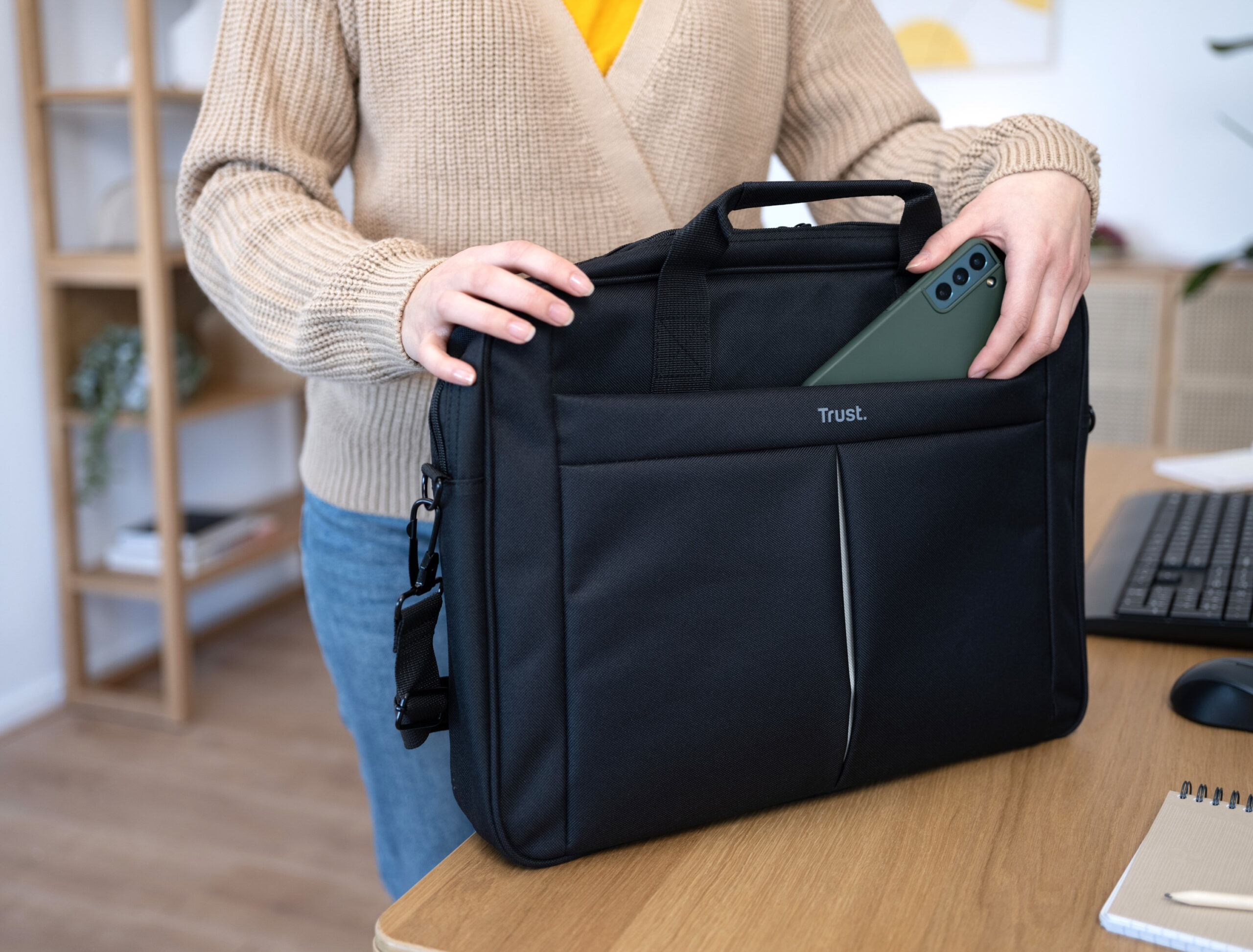 Trust Primo | Laptop Schoudertas | 16 inch | Zwart - Afbeelding 5