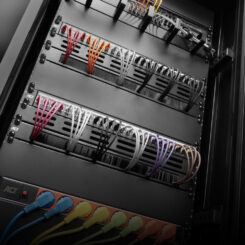 ACT Zwarte 3 meter LSZH S/FTP CAT7 slimline patchkabel snagless met RJ45 connectoren - Afbeelding 4