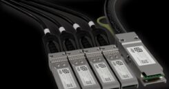 HPE Networking X240 QSFP28 4xSFP28 3m Direct Attach Copper Cable InfiniBand en Glasvezelkabel