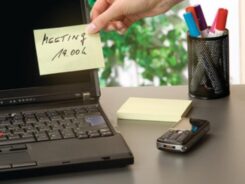 TESA 57654-00000-07 zelfklevend notitiepapier Vierkant Ivoor 100 vel Zelfplakkend