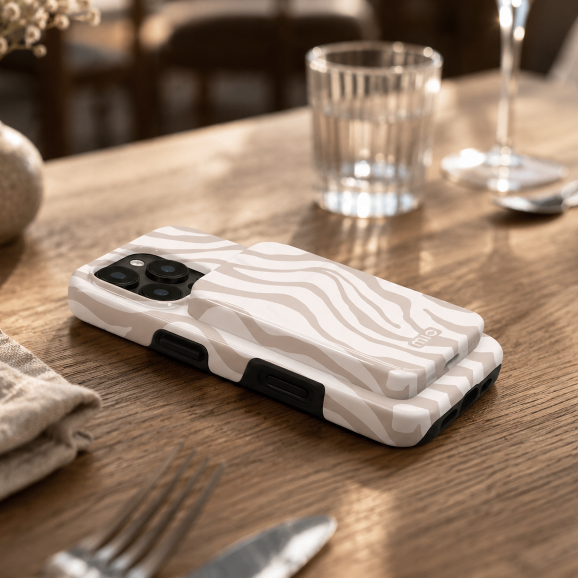 MIO Powerbank 5000mAh with Double sided Magsafe Compatibility White Marble - Matt - Afbeelding 9
